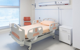 张文宏：拒绝把AI引入医院病历系统 医生需要训练专业诊断能力 ！