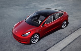 马斯克否认特斯拉放弃2.5万美元车型：计划2025年下半年投产 ！