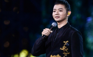 霍尊起诉两名博主名誉权侵权案胜诉：知情人称霍尊已在逐渐开展演出！