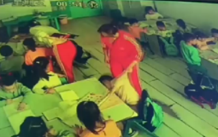 家长曝幼儿园老师长期虐童扇耳光：导致小孩身心受到伤害，不愿意上学！