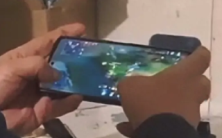 儿子回应59岁父亲玩游戏走红：年轻的时候就喜欢玩游戏，曾上过最强王者段位 ！