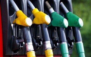 2035年起欧盟欲禁售新燃油车 奔驰CEO怒斥：欧洲汽车工业将崩塌 !