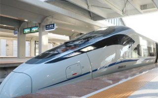 带娃买高铁票不连座引担忧！12306回应：购票优先分配连座 可尝试协调换座 ！