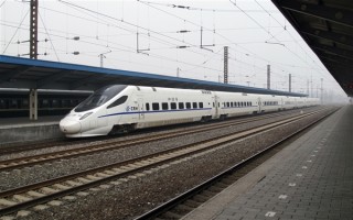 代表建议：应进一步降低火车、飞机票改签费率 火车可免费改签两次 ！