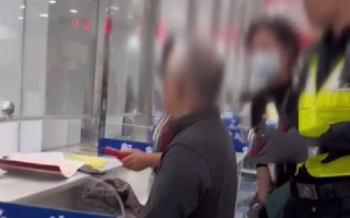 老人疑要把房子过户给保姆被拦 ！官方：系自愿，不涉及诈骗！