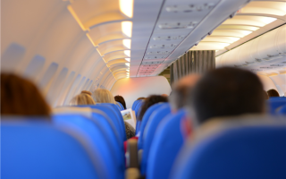 关舱门时发现2人上错飞机 海南航空通报 ！