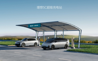 打造纯电车的“增程器”：理想今年将建成超过两千座高速和城市超充站 ！