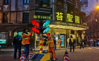 繁花让黄河路成为上海新的网红打卡地： 人多到新装红绿灯！