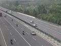 最快超300km/h！7辆摩托车高速上疯狂飙车：骑手驾照全吊销 ！