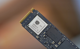 SK海力士推迟HBM4设备下单 明年扩建产线导入量产 !