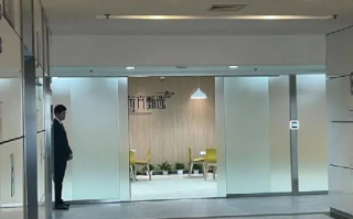 记者实探东方甄选总部:谢绝访客，且不能在办公区久留 ！