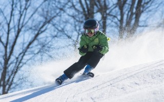 21岁小伙玩雪一整天次日失明！确诊雪盲症 ！