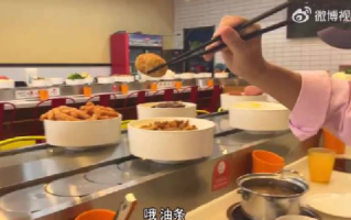 54岁教授吃饭太认真带火冷门专业 ！直言：“多一些人对考古有兴趣，我就很高兴了”！