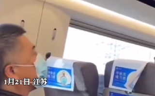 女子列车吧唧嘴3小时大爷崩溃 到底要吃到啥时候：网友看完无奈 ！