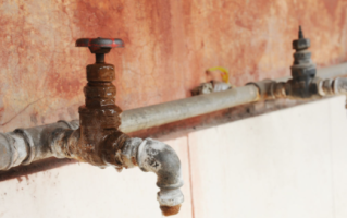 水龙头锈了怎么拧开?