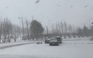 河南山东多地频现雷打雪：冷暖空气交汇激烈引发 ！