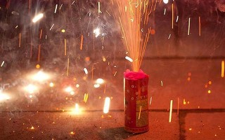 燃爆竹的习俗起源（揭示燃放爆竹在传统文化中的起源和意义） ！