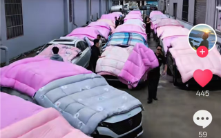 云南新车裹着被子卖！为防冰雹车商采购几百床棉被：网友戏称云南19怪 !