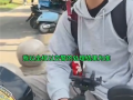 小伙与逆行女子剐蹭又被怼脸拍视频！小伙全程教科书式回答：我只听交警的 !