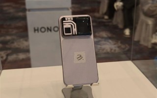 行业首款自带云台的机器人手机！荣耀ROBOT PHONE真机首次亮相 ！