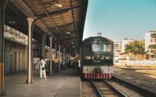 这里还有一趟时速仅25公里的“小火车”：11.6公里往返2小时 !