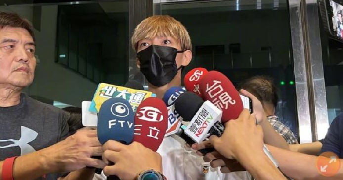 炎亚纶改名吴秉孺：求转运消灾 ！网友：名字没问题，要改的是品行！-第1张图片