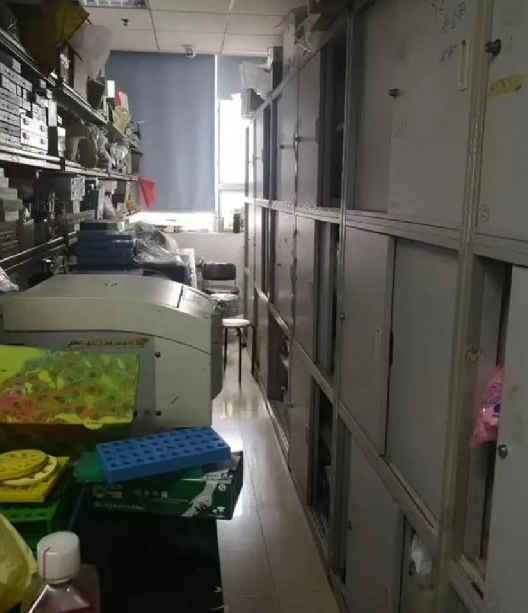 中山二院:拆除的是实验室储物柜，还存放在医院的物资仓库里 ！-第1张图片