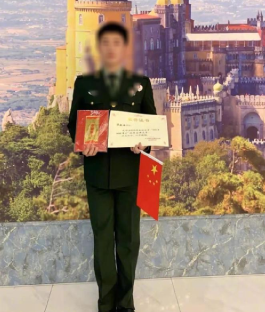 研究生夸大杜撰个人事迹 被留校察看：撤销通过不实申报所获得的一切荣誉及奖励！-第1张图片