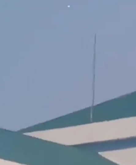 印度机场附近现“不明飞行物”:印空军两架战机紧急起飞应对 !-第1张图片 印度机场附近现“不明飞行物”:印空军两架战机紧急起飞应对 !-第1张图片