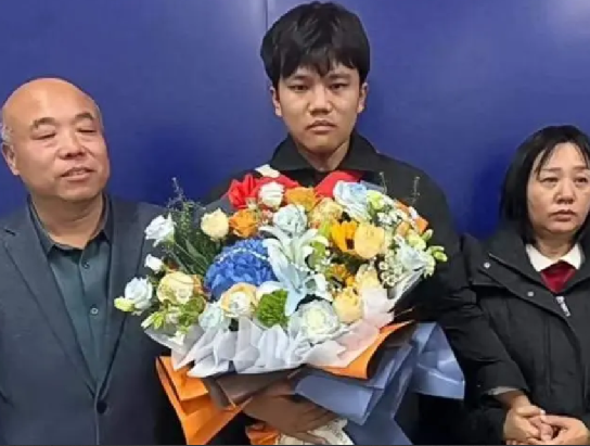 富豪寻子:偷孩子的1病死1落网，希望依据法律规定严惩他们 ！-第1张图片