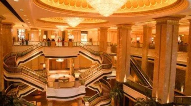世界上唯一一家八星级酒店(八星级酒店住一晚多少钱)-第1张图片 世界上唯一一家八星级酒店(八星级酒店住一晚多少钱)-第1张图片