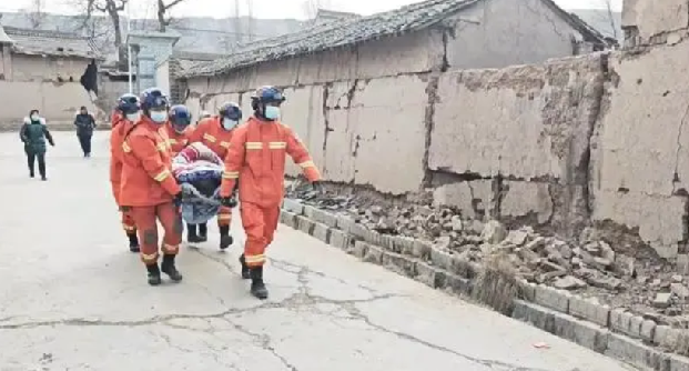 甘肃积石山地震致135人遇难，980人受伤，12人失联，搜救工作仍在紧张进行中 ！-第1张图片