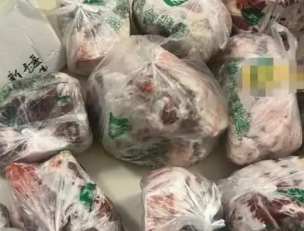 父母从新疆给远嫁女儿寄50斤羊肉！女儿：每次收到家人寄来的东西，都会忍不住流泪 ！-第1张图片
